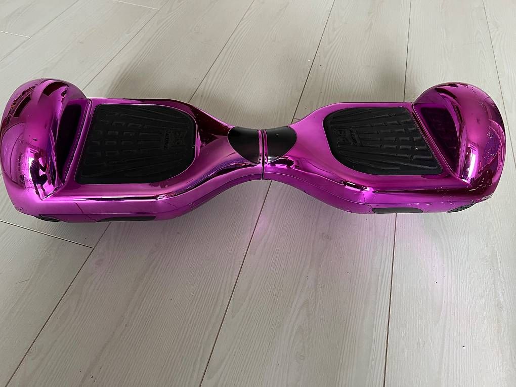 Hoverboard: Hoverboard con box music e luci  – Usato da Pura venduto da daby28