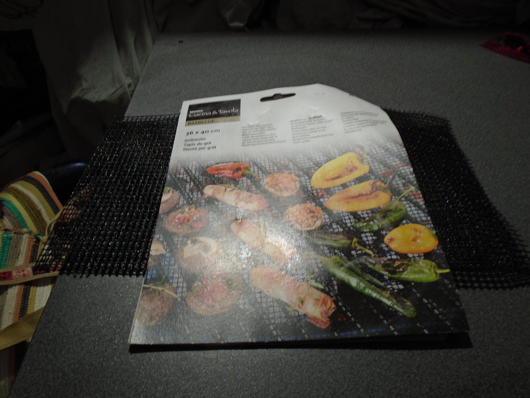 Grillzubehör: Grillmatte, 36x40 cm, neu – Neu und originalverpackt aus Zürich von Motzkuh