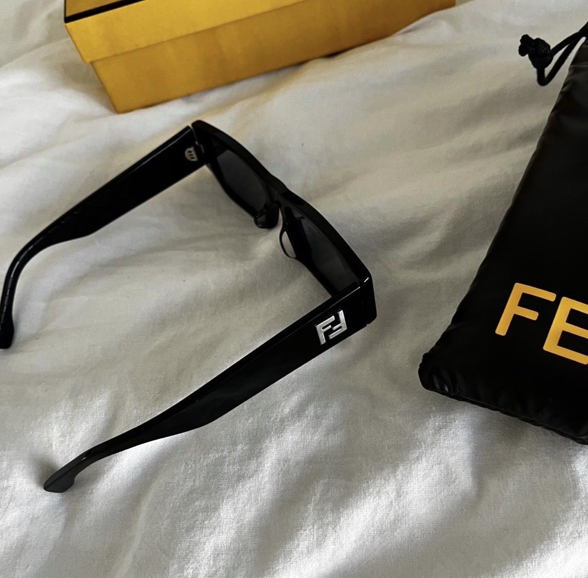 Fendi Occhiali & Lenti: Fendi squared sunglasses – Usato da Genève venduto da toandfrom 3