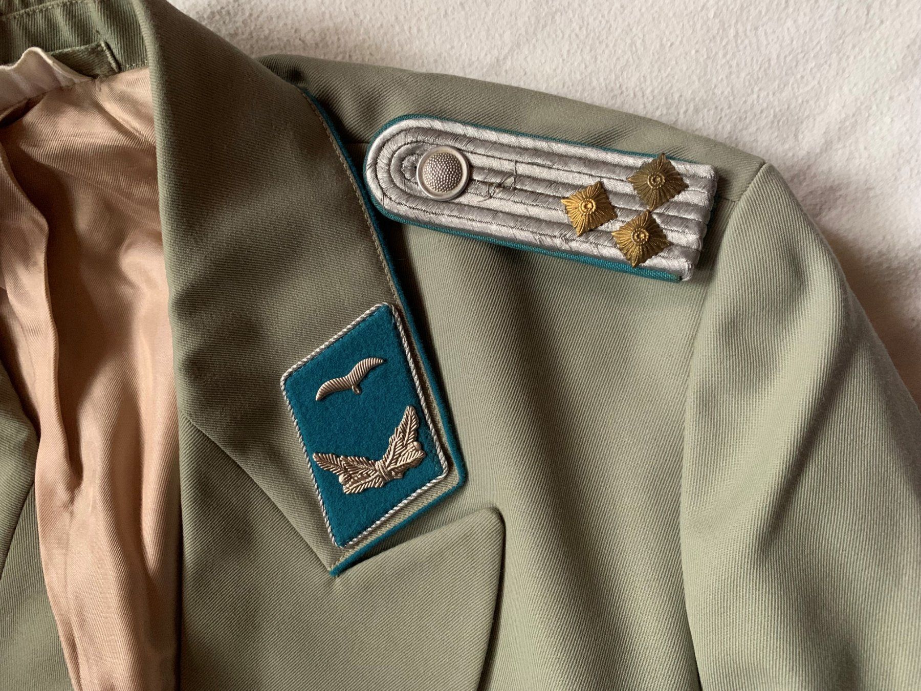 Uniformi: Gesellschafts-Offiziersuniform LSK DDR – Usato da Volketswil venduto da zwitsch33 2