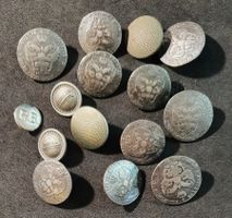 Box275 - Verschiedene alte Knöpfe