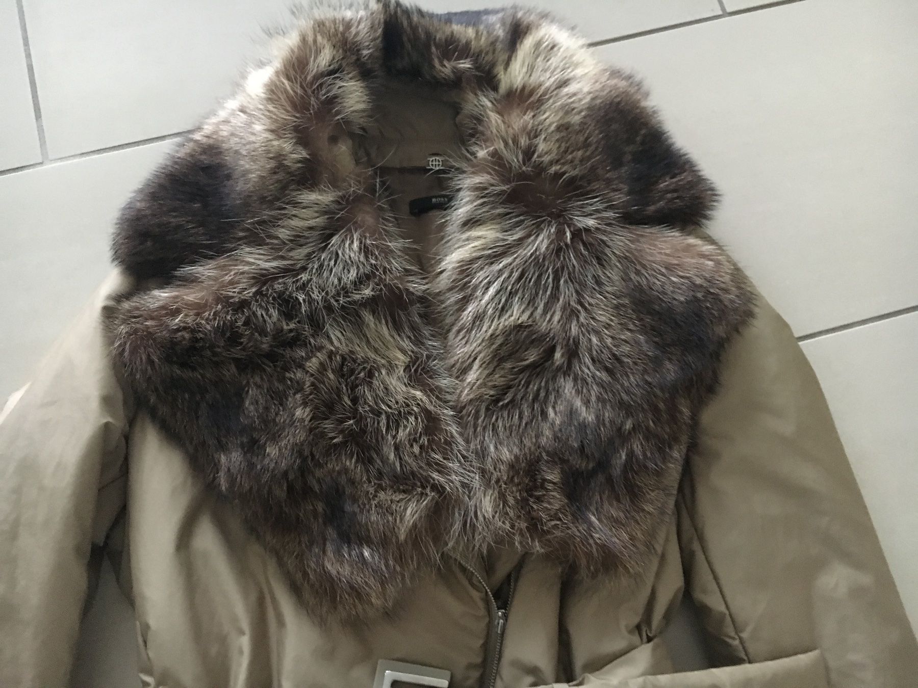 Hugo Boss Jacken: Hugo Boss Damen Jacke LP 890.- – Gebraucht aus Buchs-ZH von Frauenkleidermarkt 1