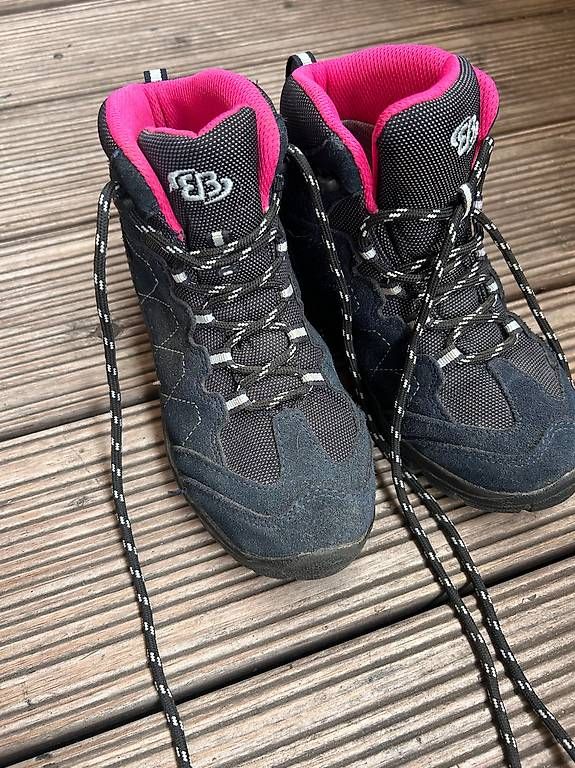 Chaussures filles: Wanderschuhe Brütting, Gr. 33 – D'occasion à Basel par sar_w5vx 1