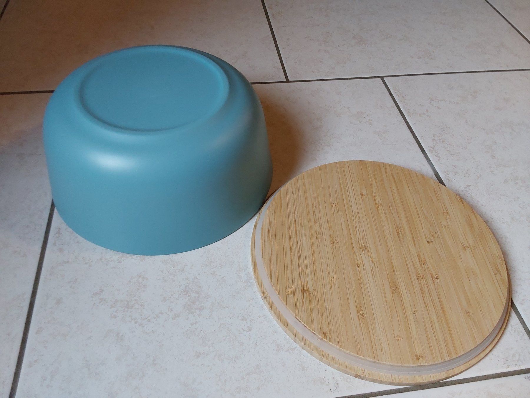 Ciotole: Salatschüssel Bambusdeckel Blau – Nuovo (secondo la descrizione) da Rüegsbach venduto da hpl02 1