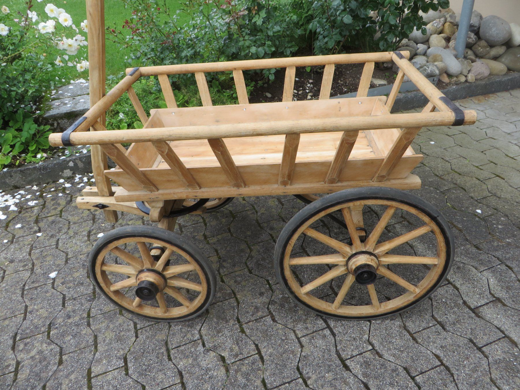 Carrelli di trasporto: Nr. 3 Orginal neu restauriertes Leiterwägeli / Leiterwagen – Usato da Ermenswil venduto da lodero 1