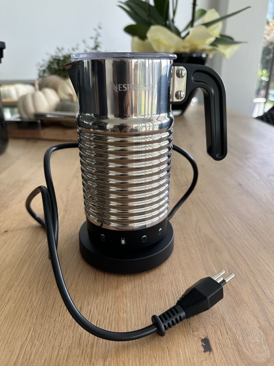 Küchengeräte: NEU Nespresso  – Neu (gemäss Beschreibung) aus Boppelsen von Raffeli