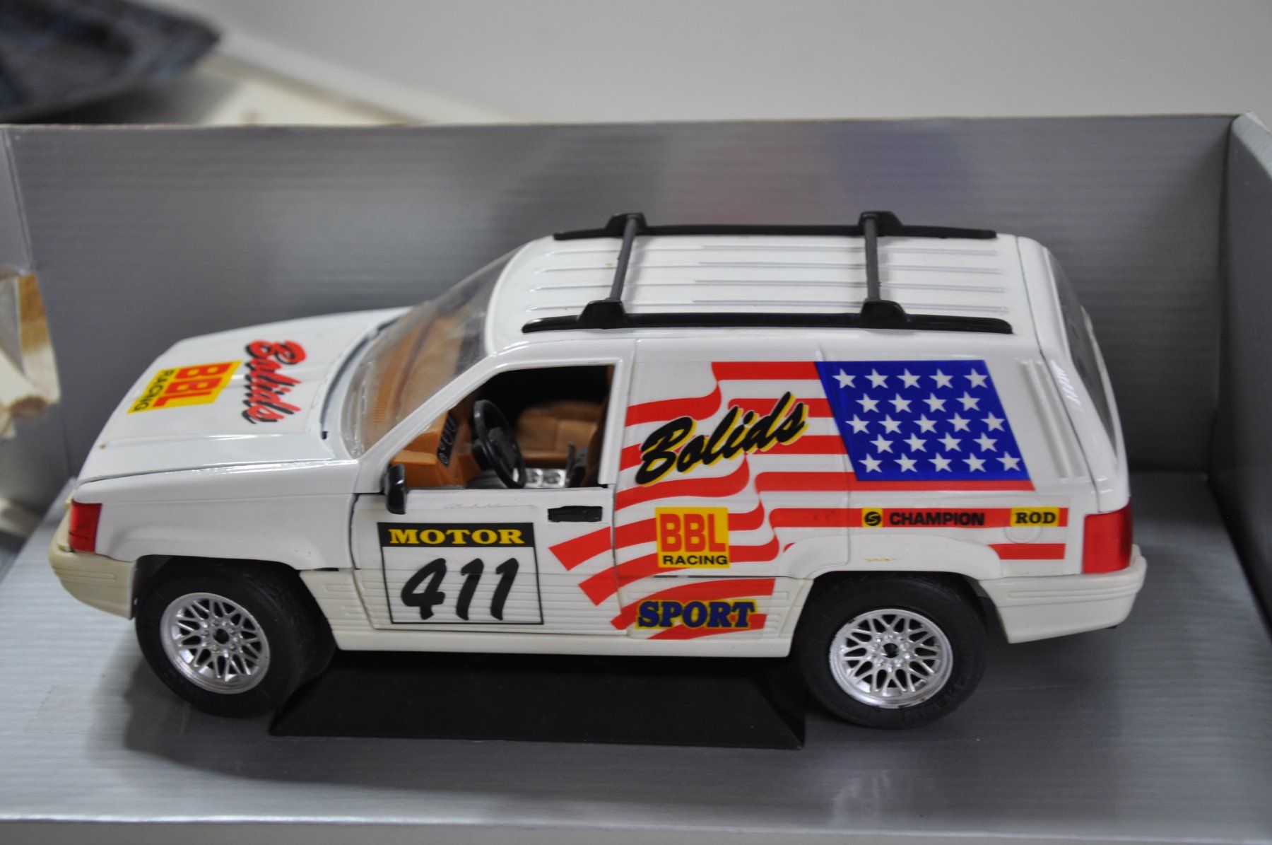 Majorette Voitures modèles: Jeep Grand Cherokee – Neuf avec emballage d'origine à Ebnat-Kappel par Aallerlei 1