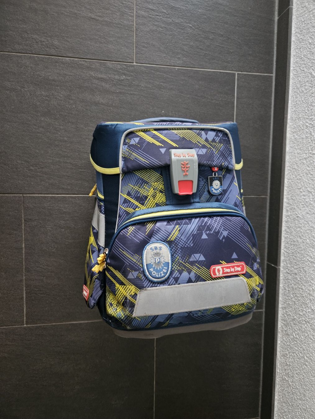 Step by Step Borse & Zaini: Schulranzen "Step by Step" in coolen Polizei Design  – Usato da Diepoldsau venduto da rin_d9yl 2