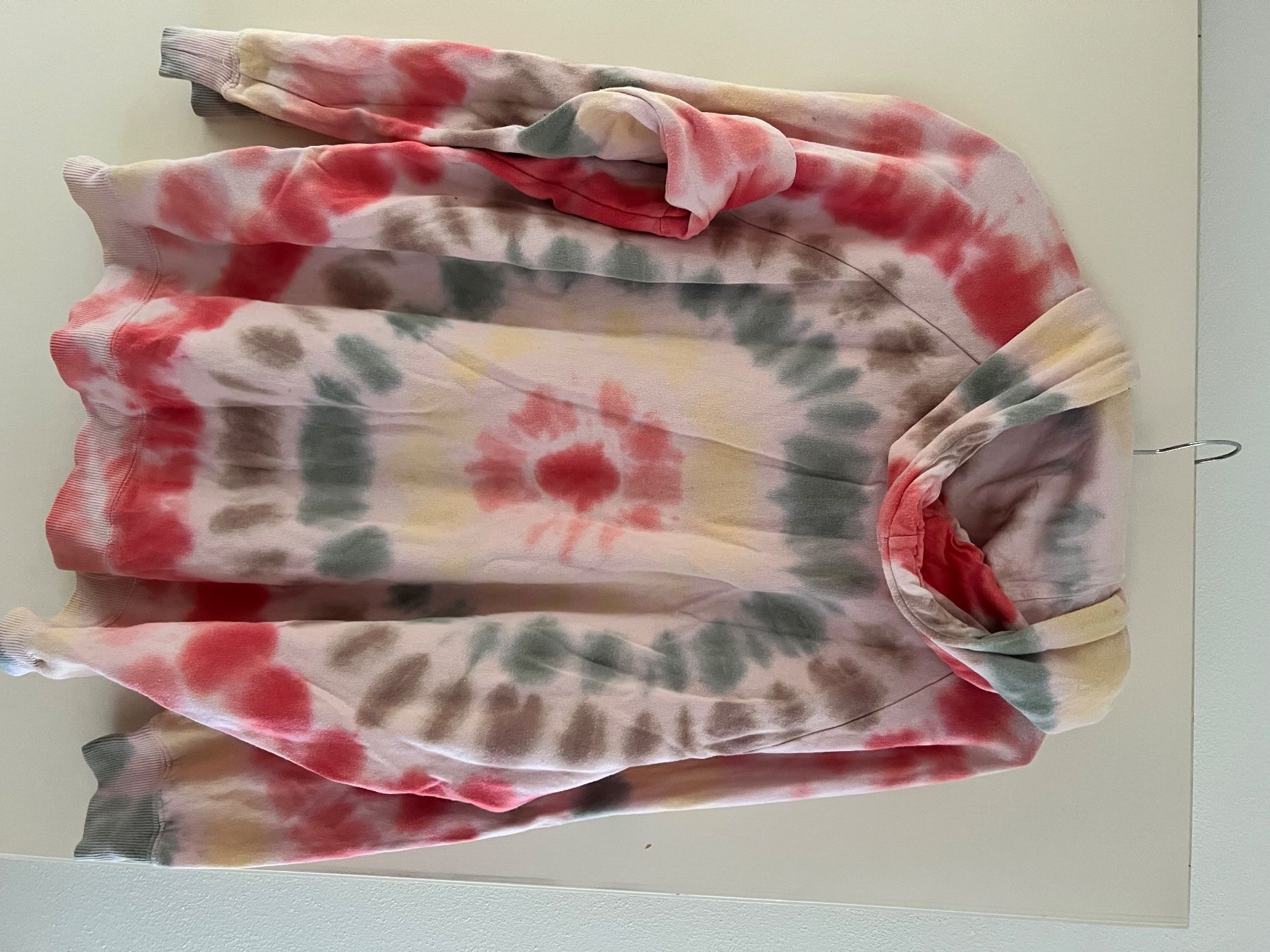 Maglioni & Felpe: Volcom Kapuzenpullover Batik Muster Grösse M getragen – Usato da Bedigliora venduto da madame_pompidou 1