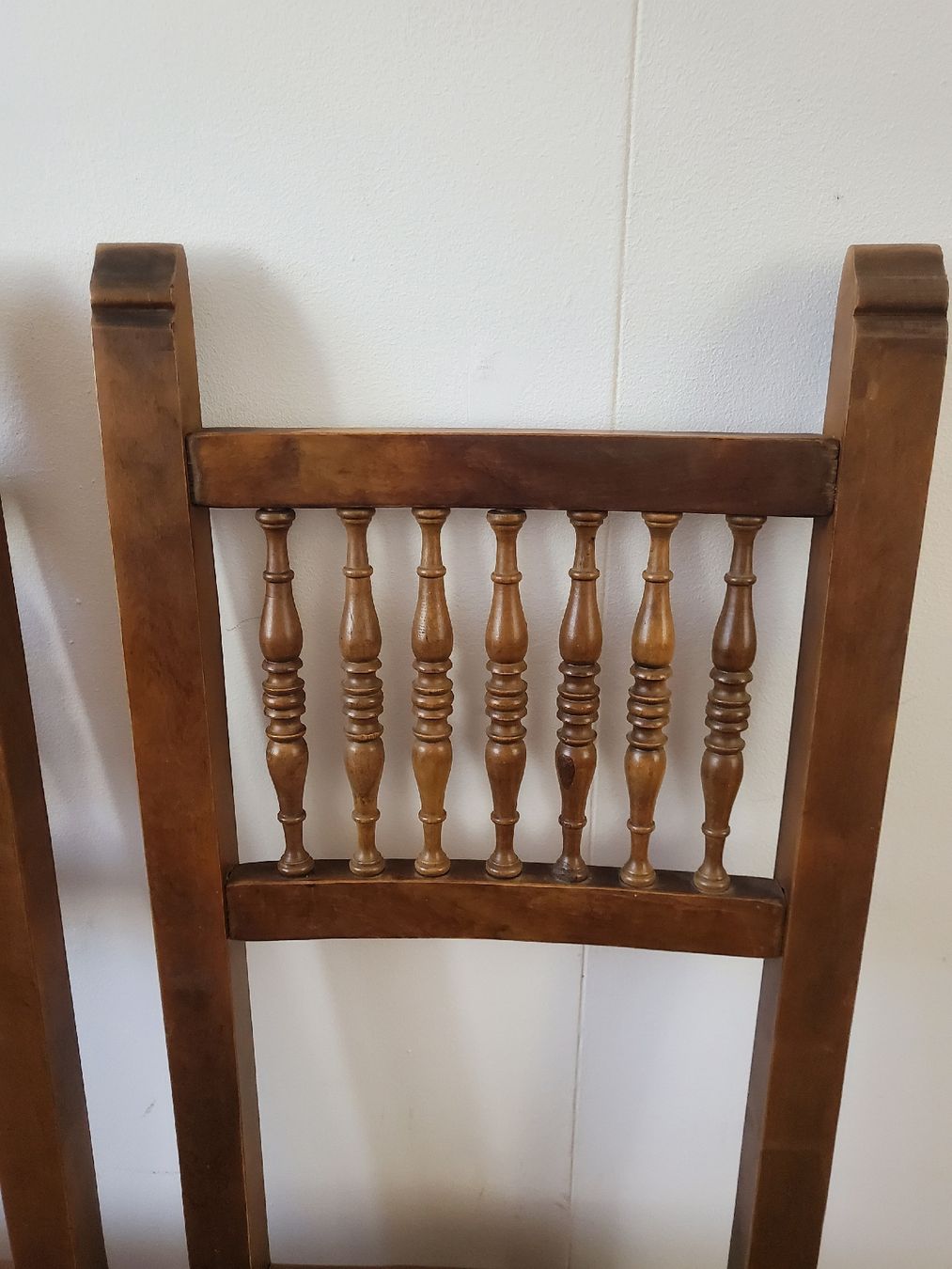 Chaises: Spanische Stühle Leder Sitz Holz 2 St. Wunderschön – D'occasion à Einsiedeln par high5 2