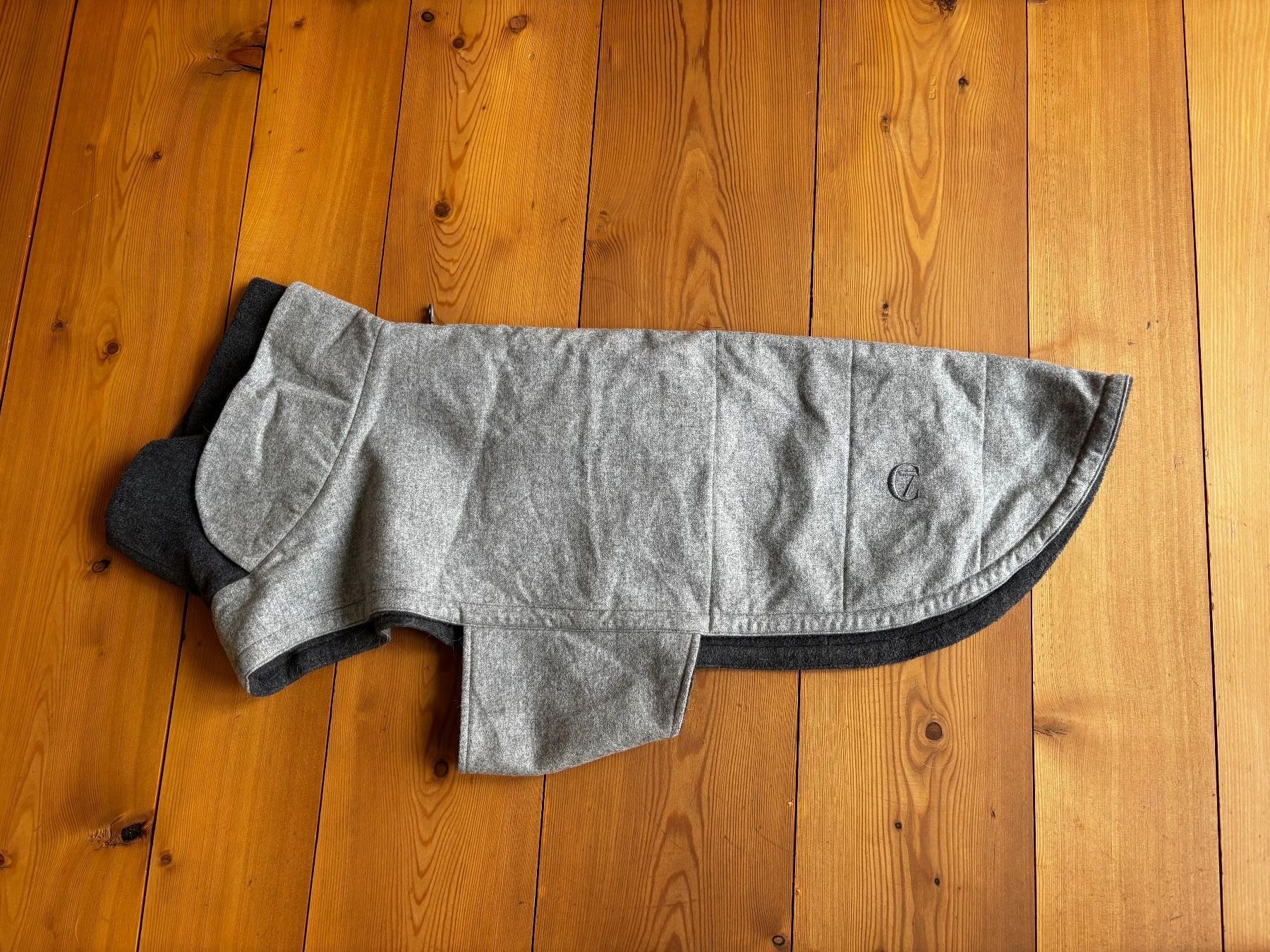 Bekleidung: Hundemantel Brooklyn Flanell Grau, Cloud7, Grösse 10 – Gebraucht aus Stäfa von 1westi 1