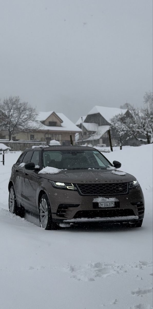 Land Rover Automobili: Range Rover Velar P250 AWD Top – Usato da Rothenthurm venduto da ill_lsk9 1
