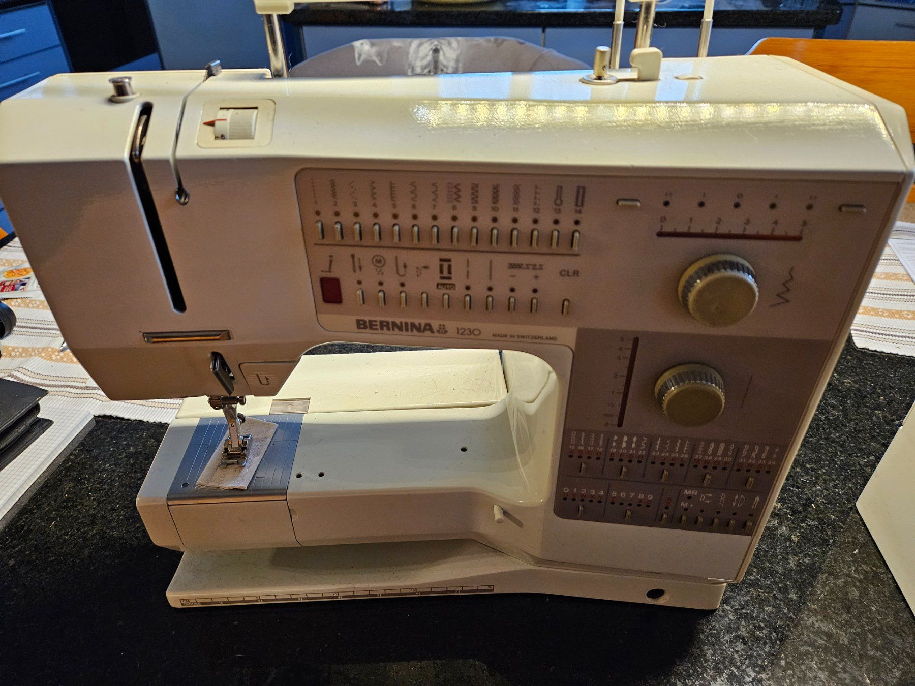 Macchine da cucire: Bernina Nähmaschine 1230 – Usato da Wimmis venduto da Linda56
