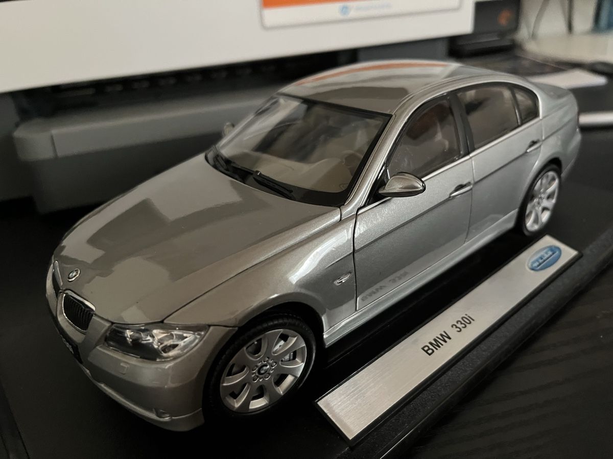 BMW Modellautos: BMW 330i.  1:18 – Gebraucht aus Rümlang von Papamoll4 1
