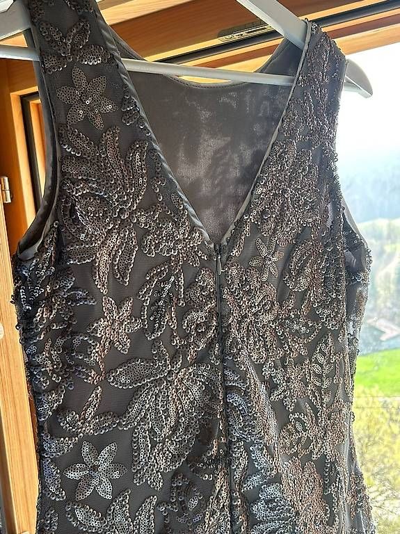 Kleider: Kleid mit Pailletten  – Gebraucht aus Därstetten von yas_pb5r 1