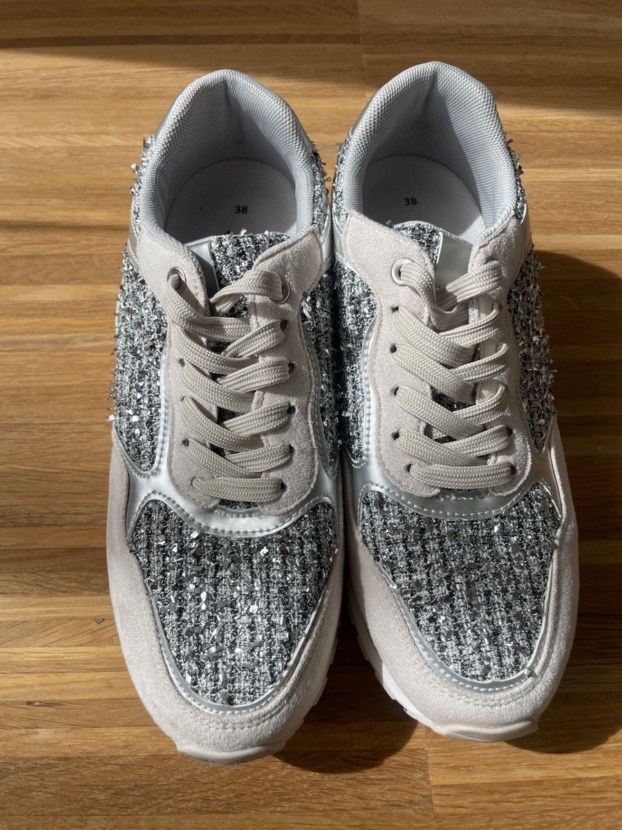 Scarpe da donna: Glitzer Sneaker, Grösse 38 – Nuovo (secondo la descrizione) da Winterthur venduto da ikr_2ljx 3