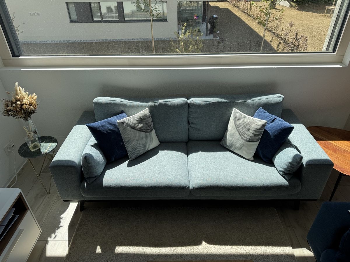 Divani: Micasa Sofa Couch Stoffsofa hellblau – Usato da Gelterkinden venduto da murattibox