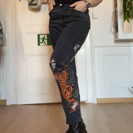 Jean noir avec broderie 