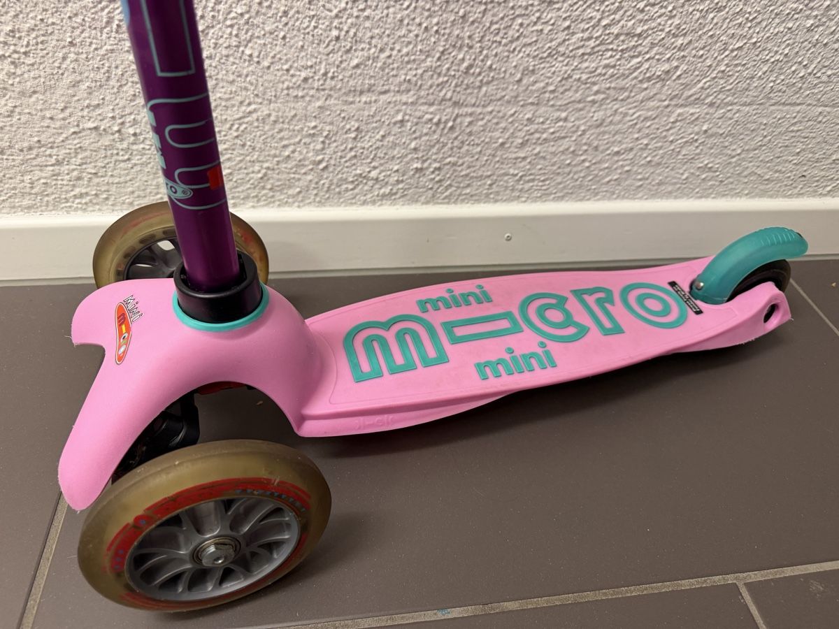 Micro Veicoli per bambini: Micro Mini Trotti pink violett super Zustand – Usato da Zürich venduto da VV8055 3