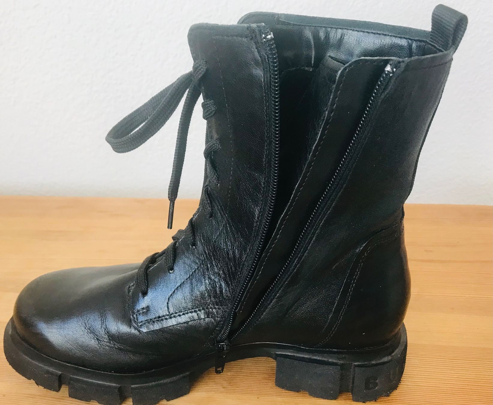 Bugatti Scarpe da donna: Bugatti Stiefeln /Stiefeletten, Gr.38, schwarz, echtes Leder – Usato da Zürich venduto da KEEPINSPIRED 5