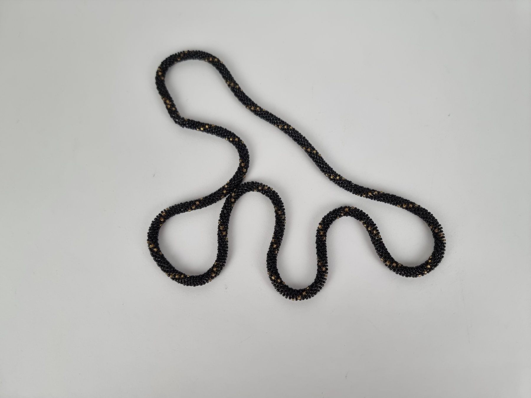 Catenine: Schwarzgoldene Halskette Modeschmuck – Usato da Urtenen-Schönbühl venduto da Restwert_Schoenbuehl 2