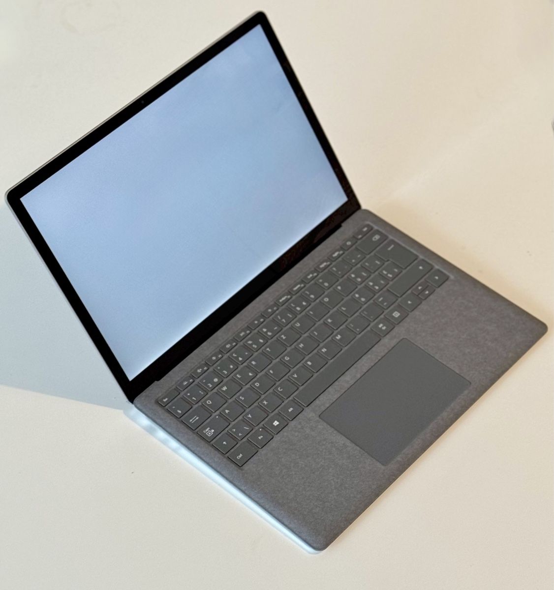 Microsoft Notebooks: Microsoft Surface Laptop 4 13.5“ 256GB 8GB – Gebraucht aus Rheinfelden von  1
