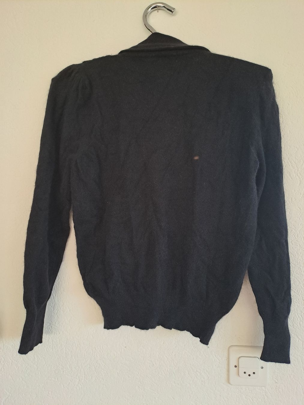Maglioni & Felpe: Schwarzer vintage Pullover aus Lammwolle/Angora Gr S – Usato da Oberhasli venduto da Lea98 1