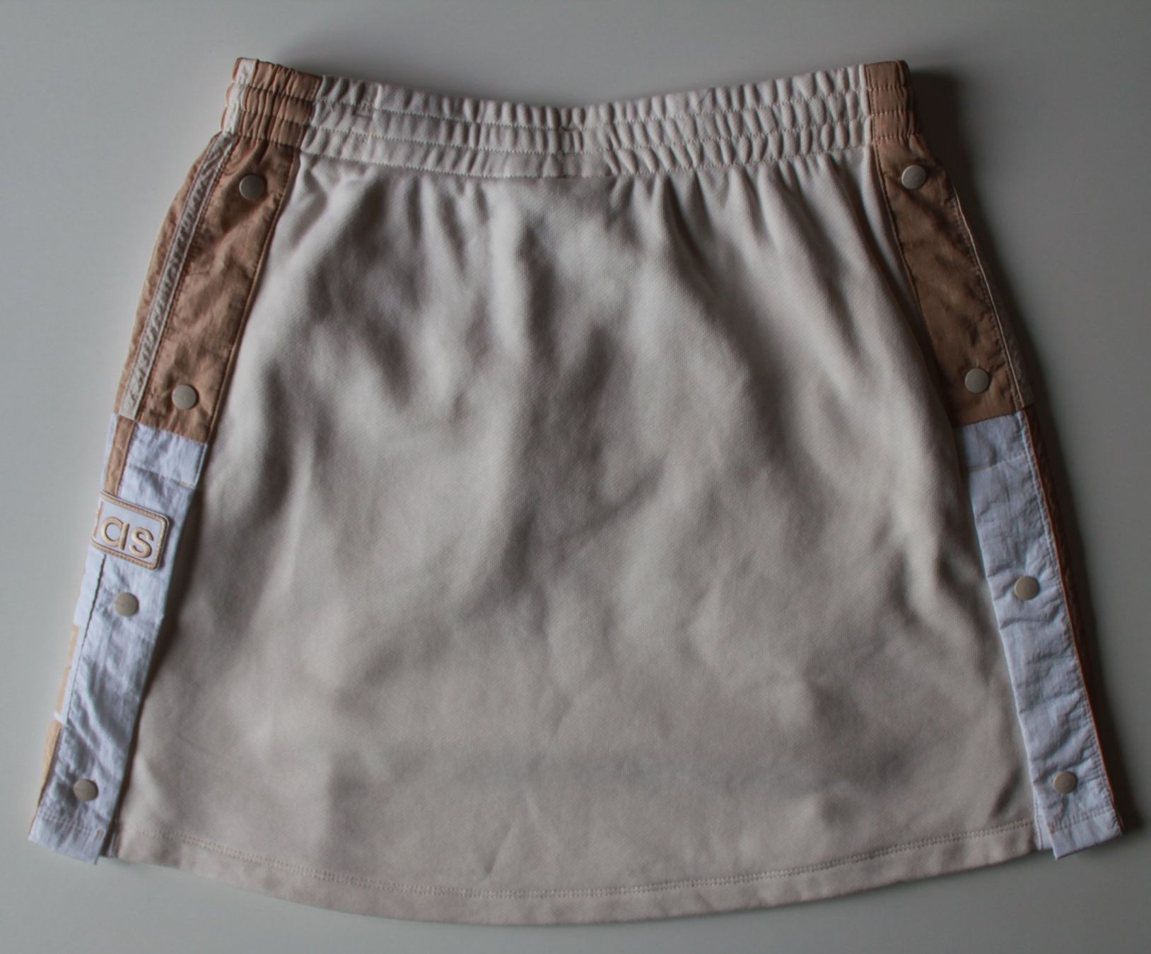 Adidas Gonne: Jupe Adidas beige t. 40 – Nuovo (secondo la descrizione) da Peseux venduto da Gilloss 8