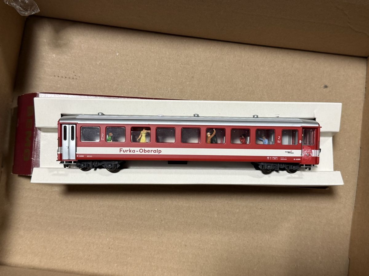Bemo Modellini di ferrovie: Bemo FO Wagen Defekt! – Difettoso da Thusis venduto da Jasmin1991995