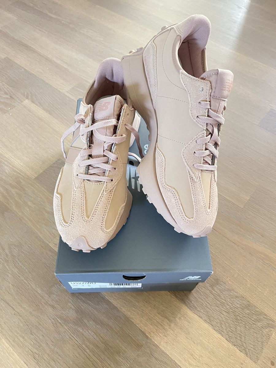 Scarpe da donna: New Balance 327 – Nuovo (secondo la descrizione) da Zürich venduto da favdiu11 2