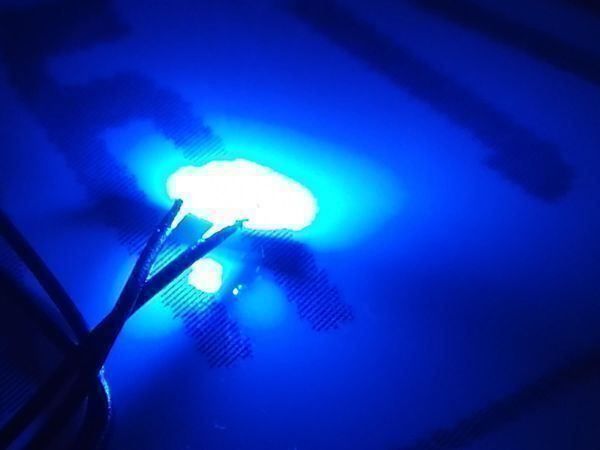 Componenti elettronici: LED SMD 1206, blau, verkabelt 12V – Nuovo (secondo la descrizione) da Luzern venduto da Salefactory