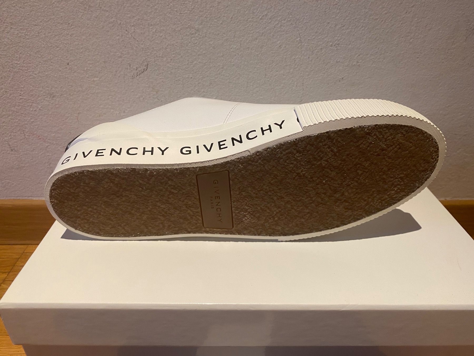 Givenchy Scarpe da donna: Givenchy Sneaker weiss – Nuovo e nell'imballaggio originale da Frauenfeld venduto da stern081 4