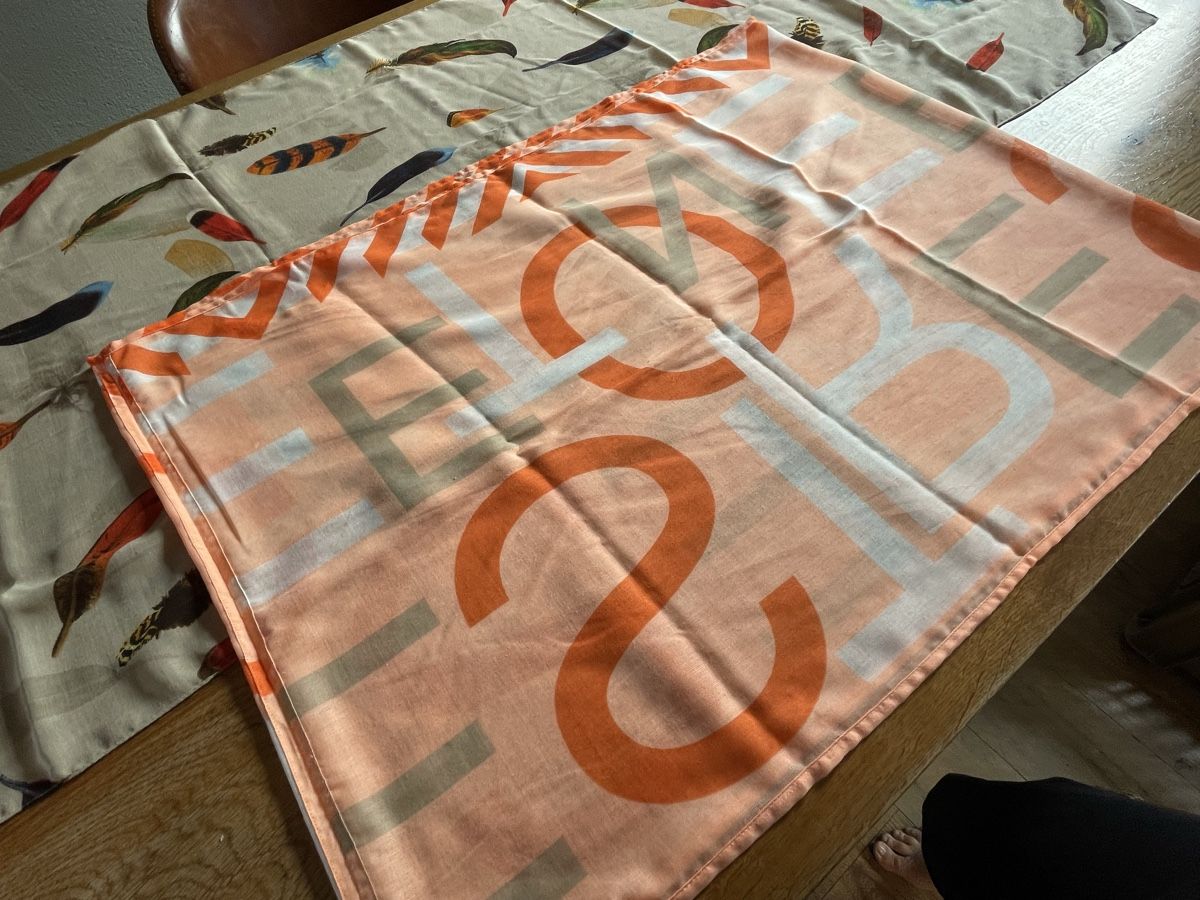 Foulard & Sciarpe: 2x Schal / Loop Street One – Usato da Niederbüren venduto da poschti 6