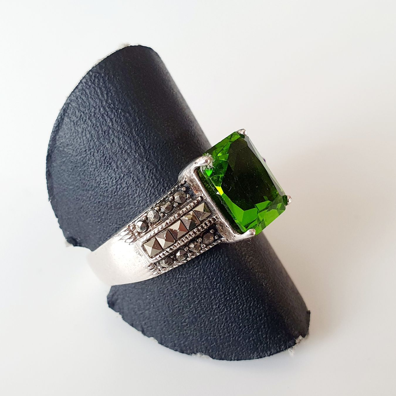 Ringe: Vintage Silber Ring  mit grünem Stein, Gr 19,9 mm – Gebraucht aus Kreuzlingen von Wunderkiste123 1