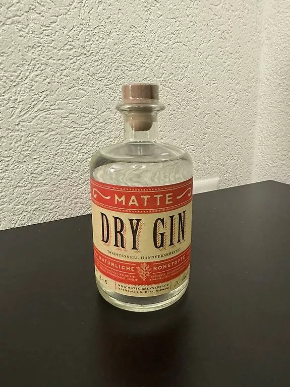 Spiritueux: Matte Gin – Neuf avec emballage d'origine à Pratval par Aperture11