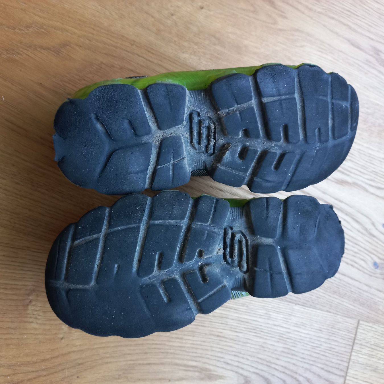 Skechers Schuhe für Jungen: Skechers mit Licht gr.32 – Gebraucht aus Bachenbülach von enigmatic 2