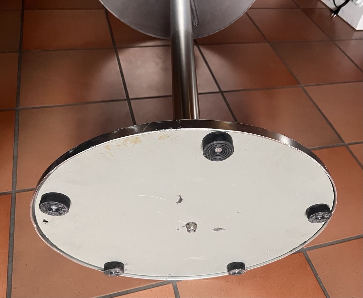 Tavoli: Stabiler Bartisch – Usato da Herzogenbuchsee venduto da Honigkuchenpferd01 3