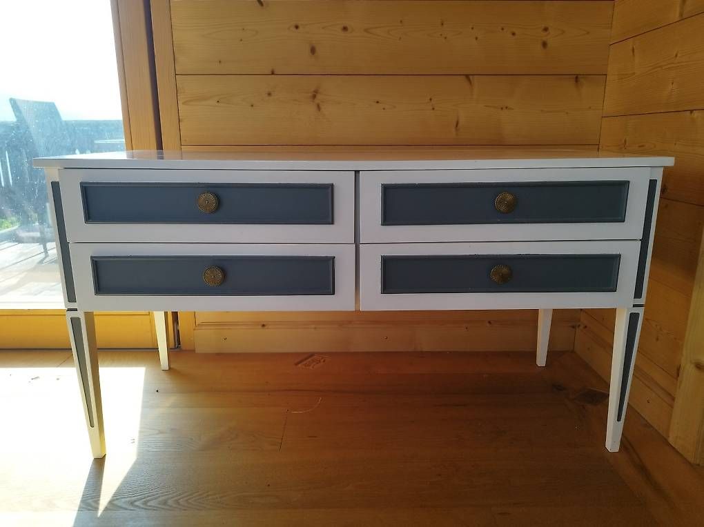 Kommoden: Console / commode basse 4 tiroirs, blanc & bleu-gris – Gebraucht aus Huémoz von est_z8s9