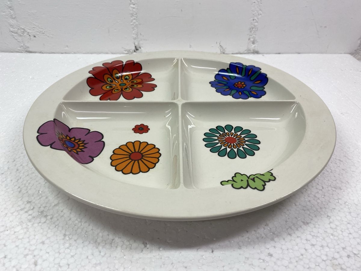 Villeroy & Boch Teller: Teller Villeroy & Boch Blumenmuster viergeteilt – Gebraucht aus sursee von trilli-tralli