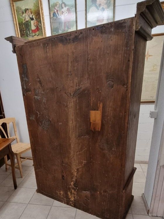 Armadi: Alter Schrank Bauernschrank aus Bern – Usato da Flums venduto da Flumsantik 8