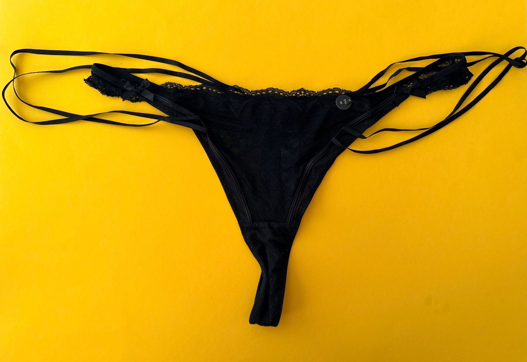 Hunkemöller Sonstige Unterwäsche: HUNKEMÖLLER, String FLEUR, Grösse XXL, Farbe Schwarz – Neu und originalverpackt aus Rudolfstetten von gst_g7xl