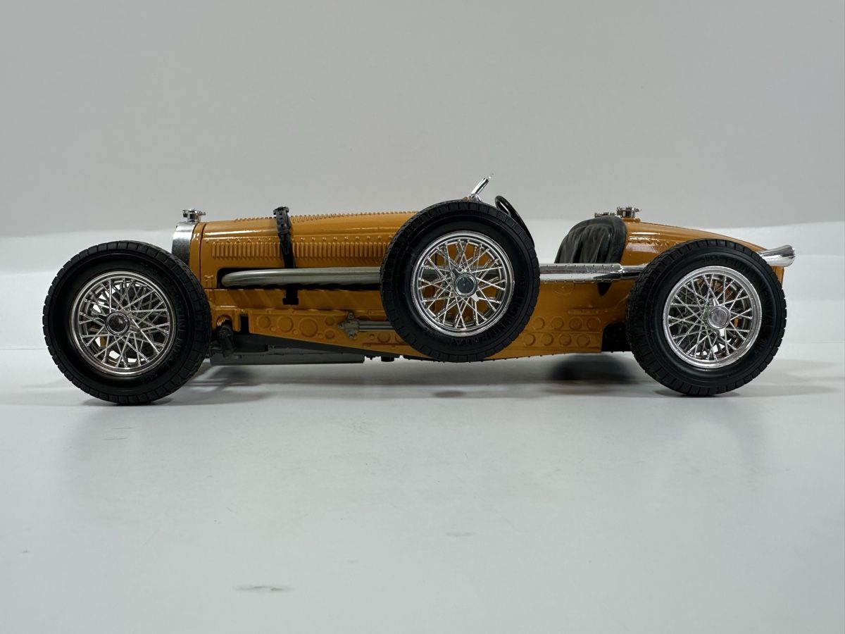 Bburago Modellautos: 1934 Bugatti Type 59 1:18, gelb, Bburago  – Gebraucht aus Zofingen von rf9_x2xt 2
