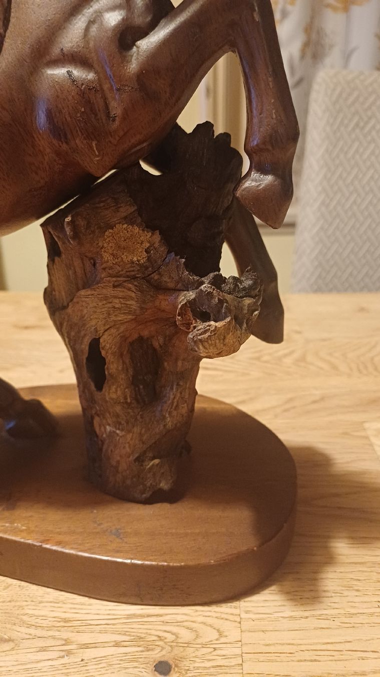 Figuren: Vintage geschnitztes  Holzpferd – Gebraucht aus Flawil von Pinkmalibu 7