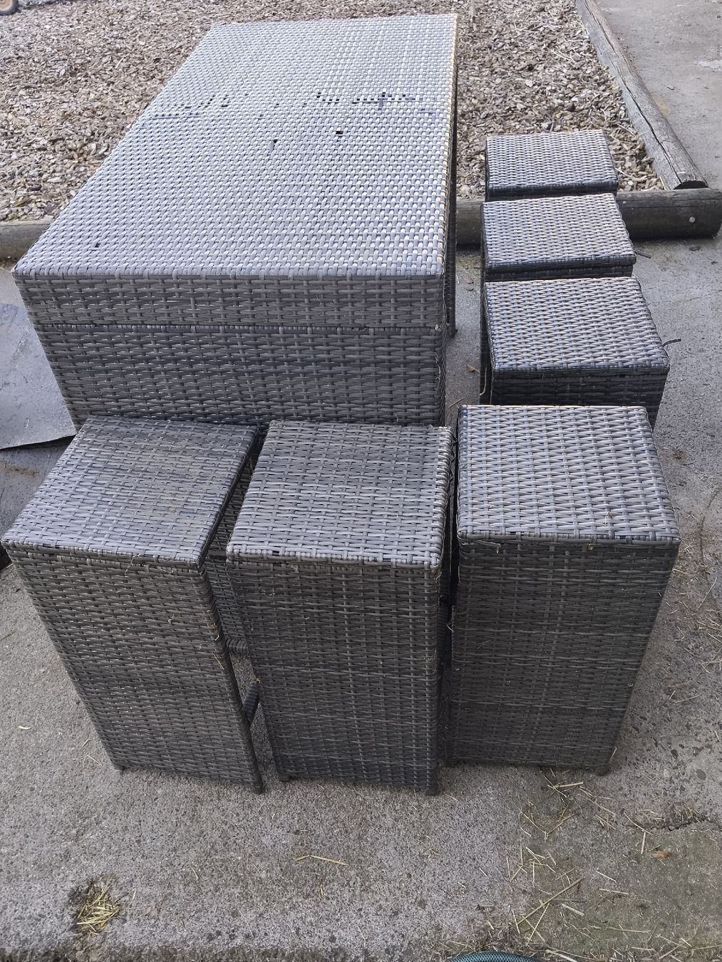 Set di tavolo e panche: Rattan-Bar – Difettoso da Altendorf venduto da seibel