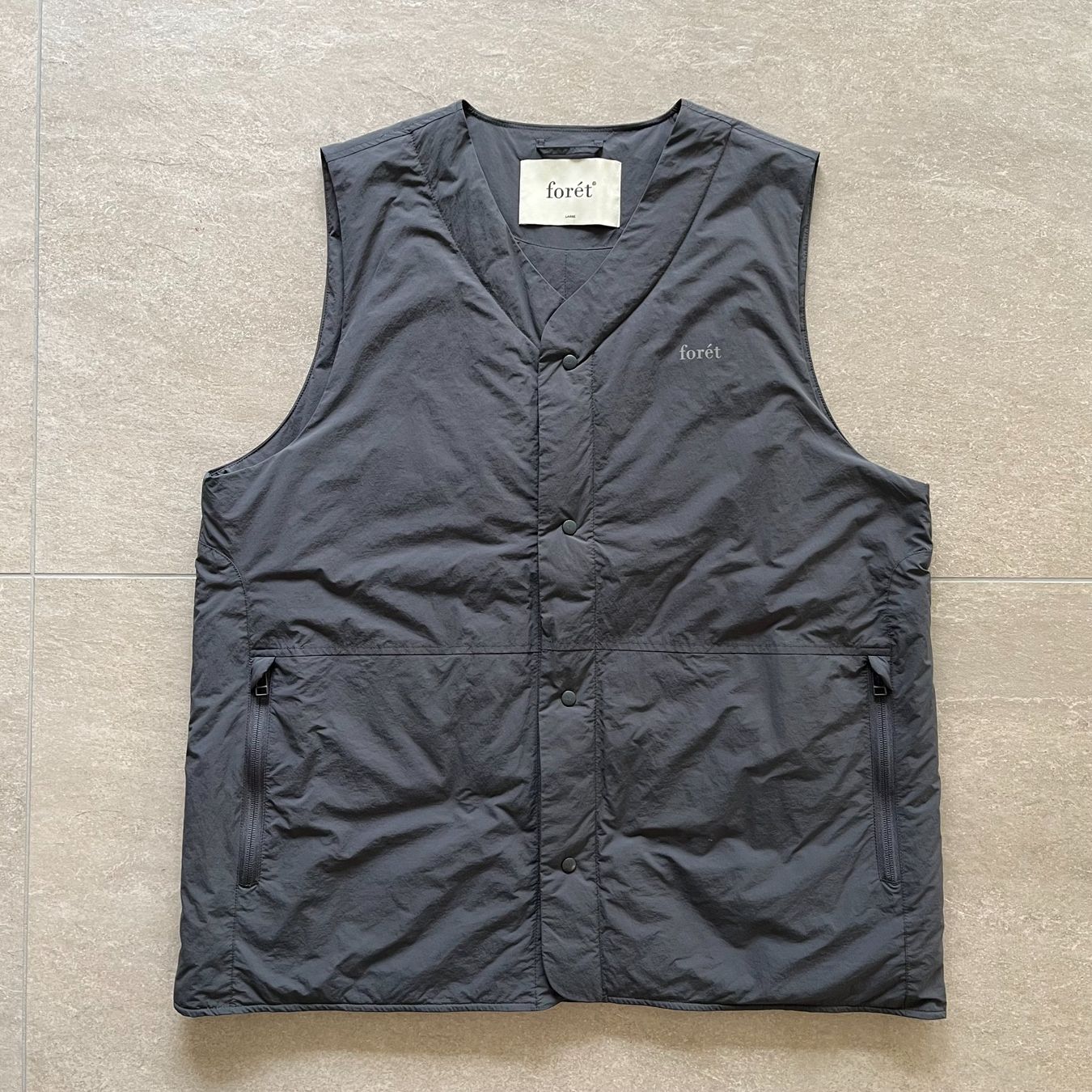 Gilet & Giacche: FORET Myst Liner Vest – Usato da Lausanne venduto da sapiens_vintage