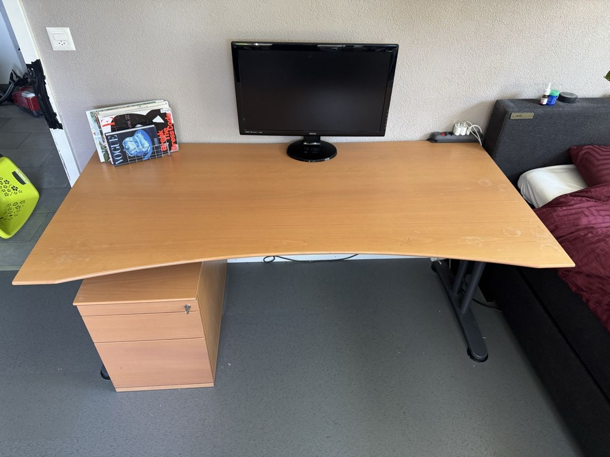 Scrivanie: Schreibtisch mit Schubladencontainer Holz – Usato da Bachenbülach venduto da liiamt06 1