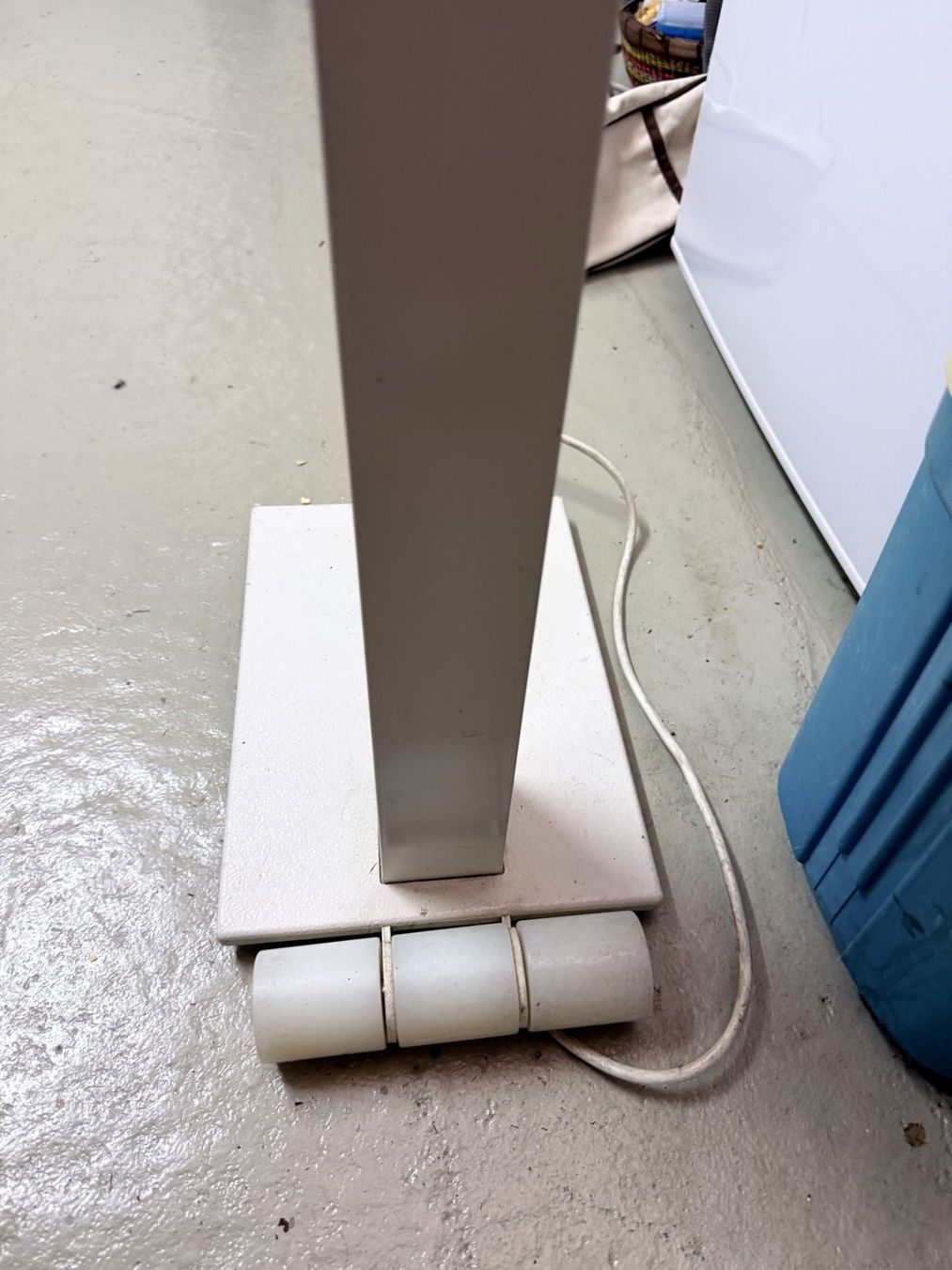Lampes: Bürolampe Design-Stehleuchte – Défectueux à Nottwil par rattkatz 2