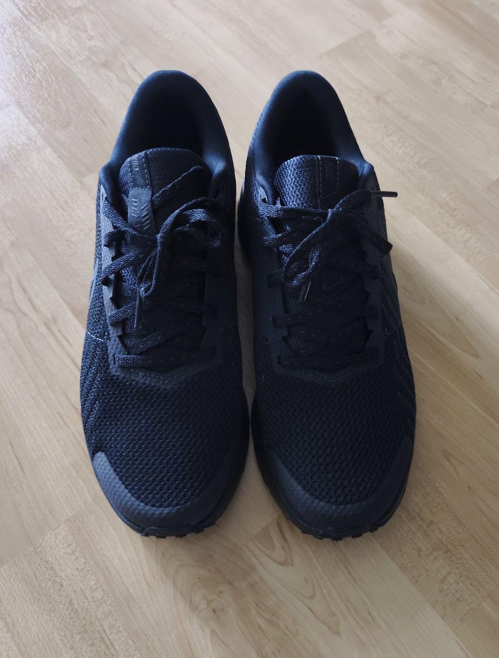 Nike Scarpe da donna: NIKE RUN DEFY Laufschuh Gr. 40, schwarz – Usato da Rüti ZH venduto da mome8