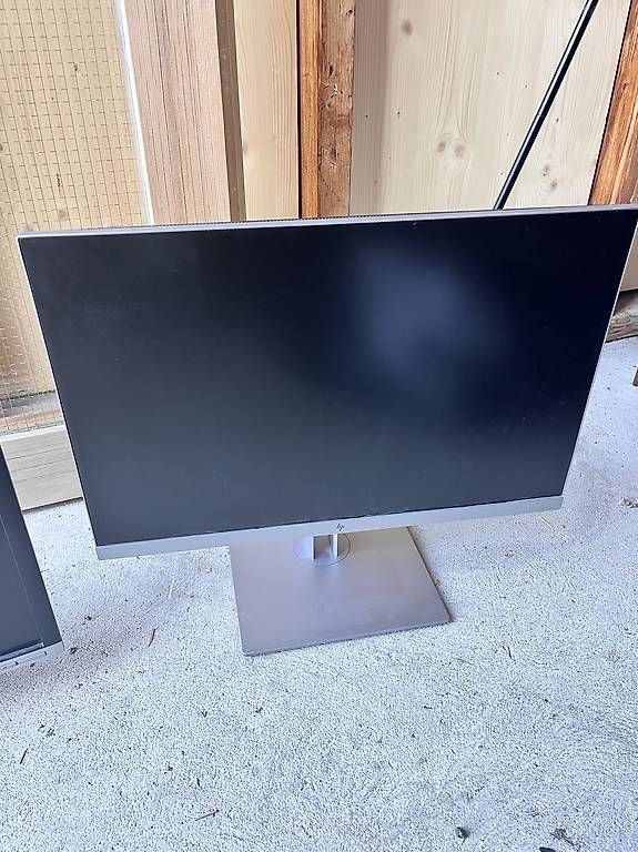 Ecrans: 2 HP monitore. – D'occasion à Zollikofen par mj123 1