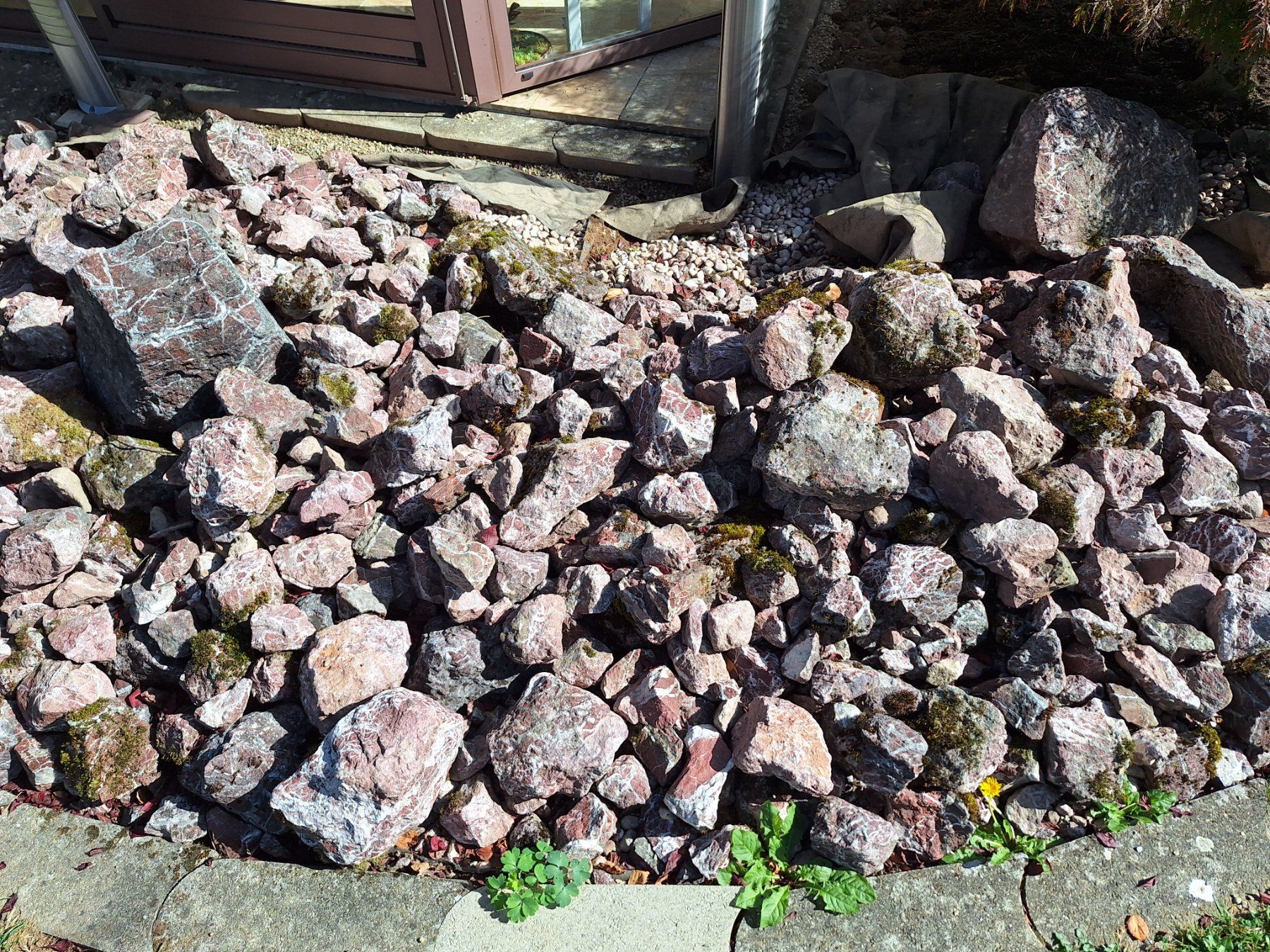 Pietre & tegole: Gartensteine, rötlich-grau – Usato da Ersigen venduto da nic_t955 2